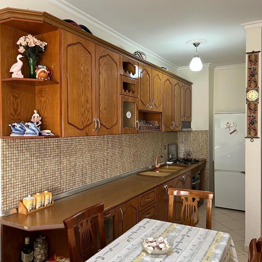 Sea View Apartment Вльора Екстер'єр фото