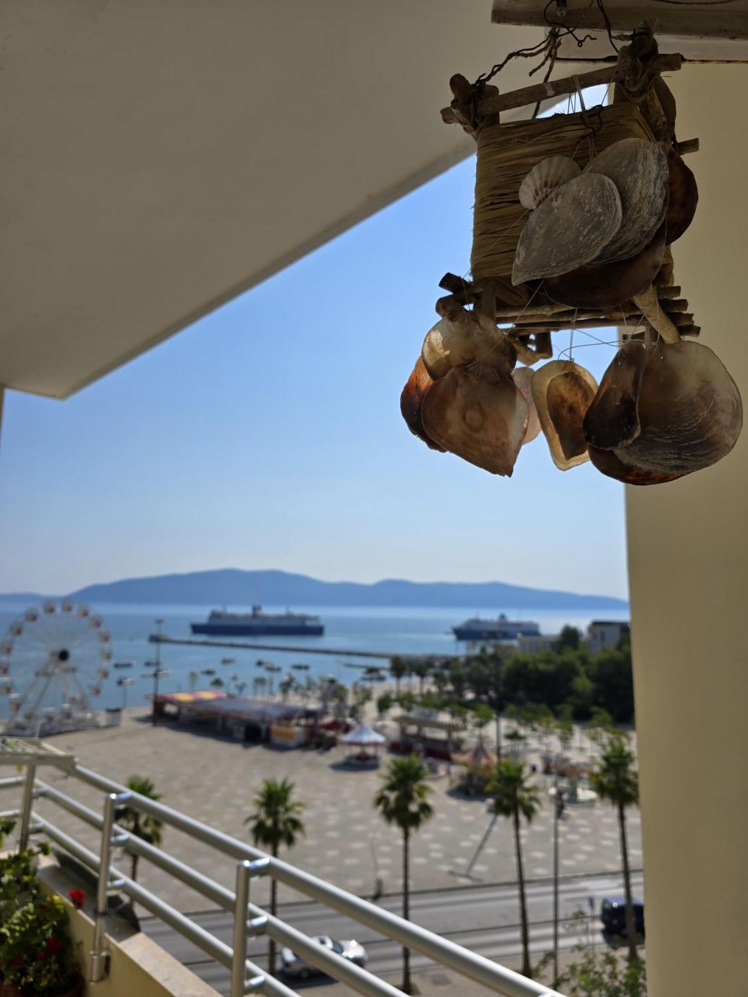 Sea View Apartment Вльора Екстер'єр фото