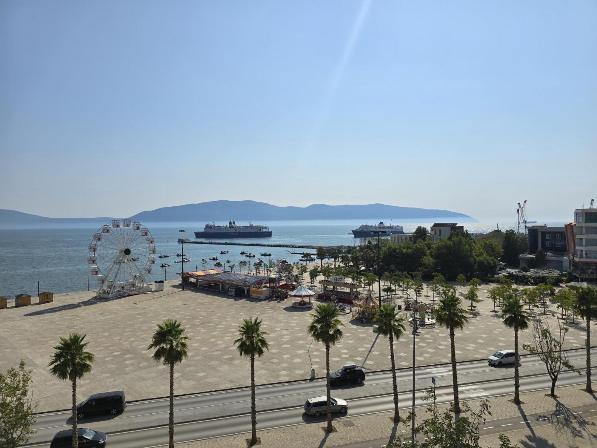 Sea View Apartment Вльора Екстер'єр фото